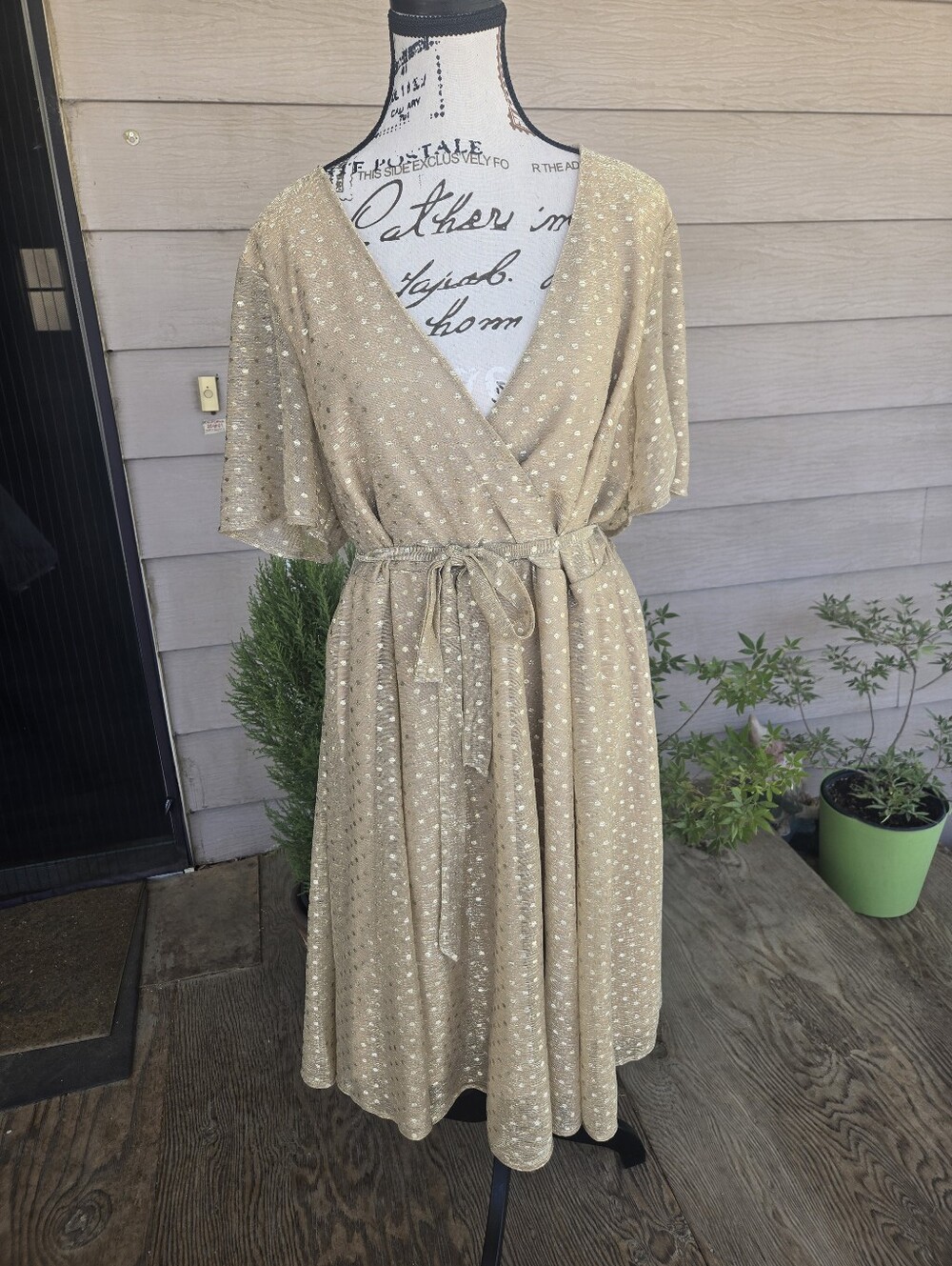Torrid Gold Metallic Faux Wrap Dress. Flutter Sleeves. Size 2XL GOLDEN GODDESS!!